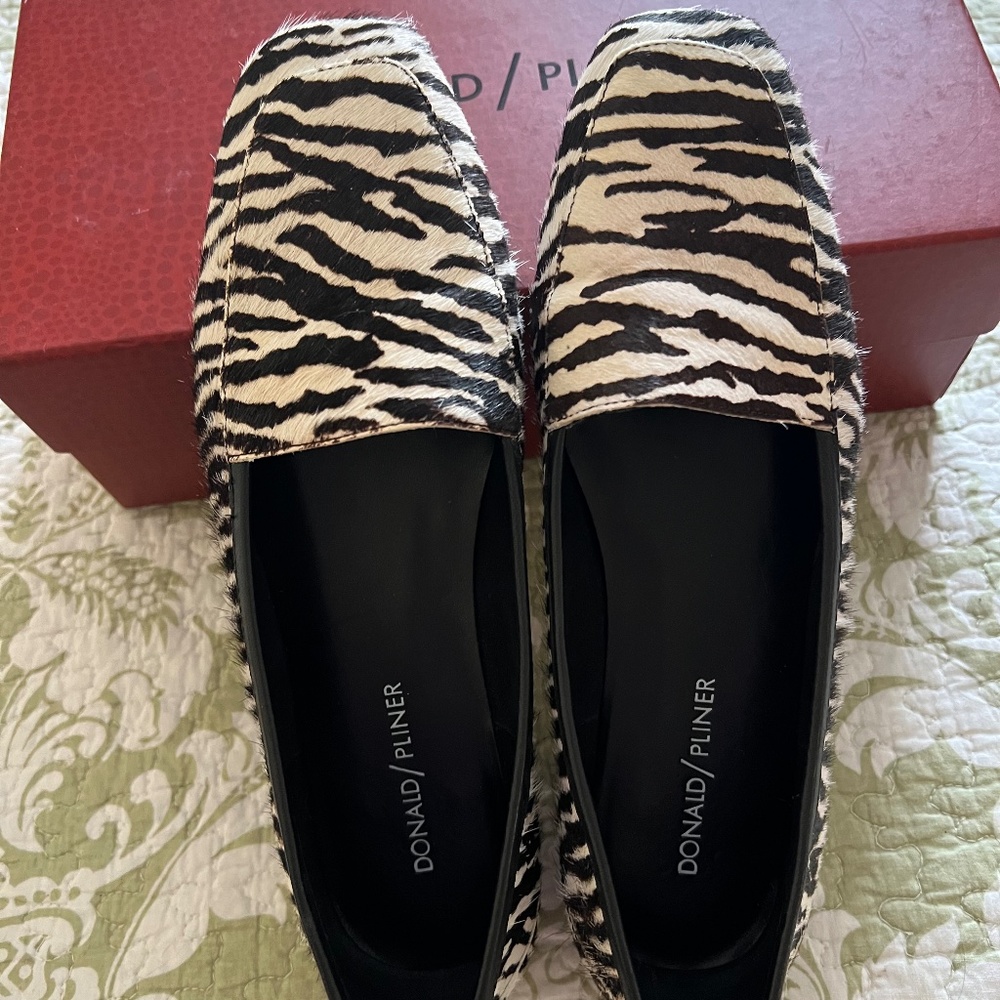 Donald J. Pliner Zebra Loafer SZ 8